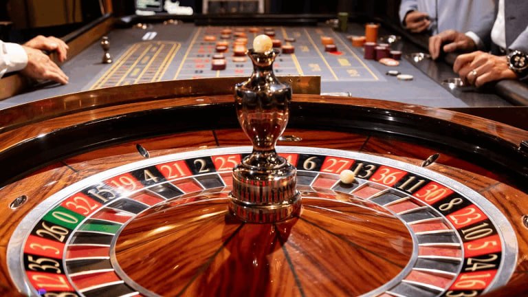 Người dùng Việt Nam truy cập casino trực tuyến 789bet vip trên điện thoại